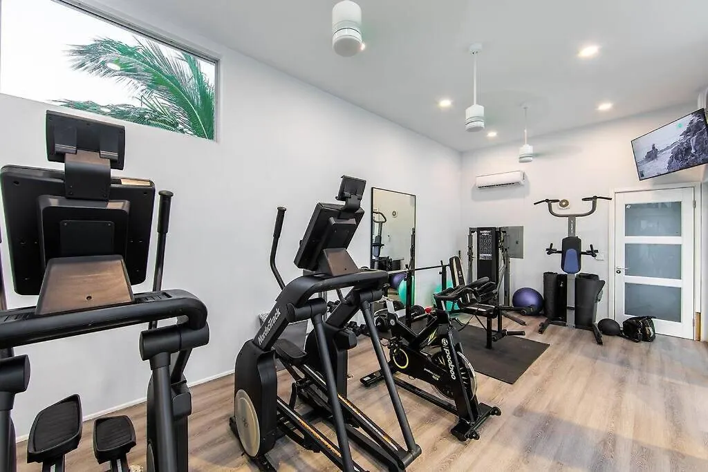 Oceanside 3 Bedroom Luxury Villa With Private Pool, 500Ft From Long Bay Beach -V5 0*,