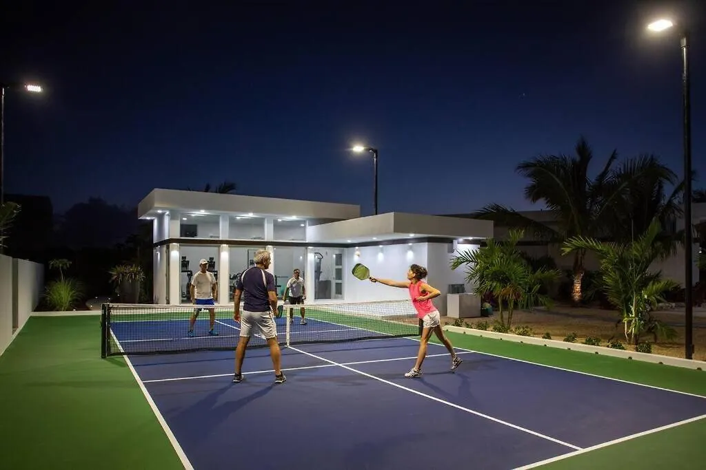 Oceanside 3 Bedroom Luxury Villa With Private Pool, 500Ft From Long Bay Beach -V5