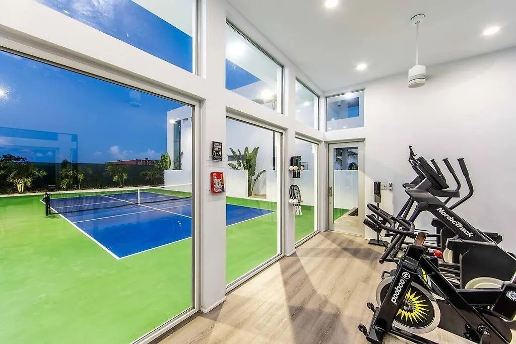 Oceanside 3 Bedroom Luxury Villa With Private Pool, 500Ft From Long Bay Beach -V5