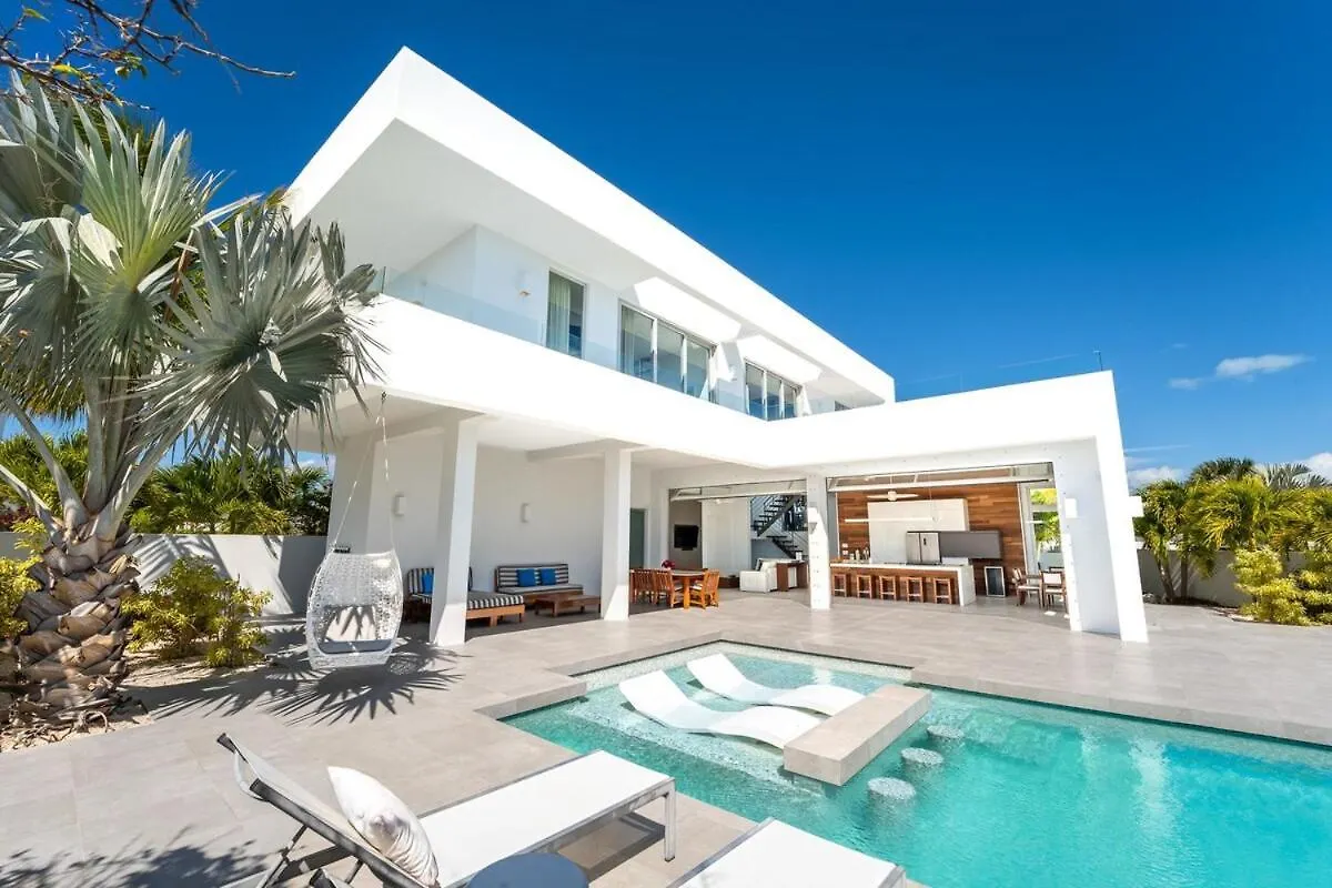 Oceanside 3 Bedroom Luxury Villa With Private Pool, 500Ft From Long Bay Beach -V5