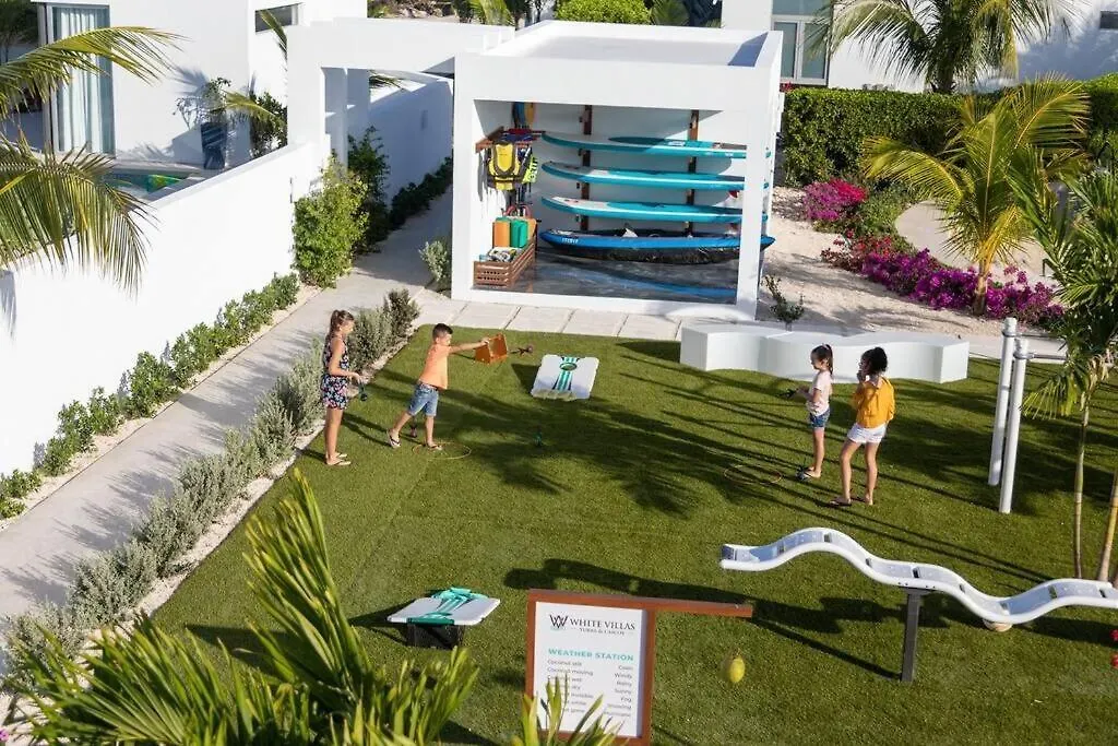 Oceanside 3 Bedroom Luxury Villa With Private Pool, 500Ft From Long Bay Beach -V5