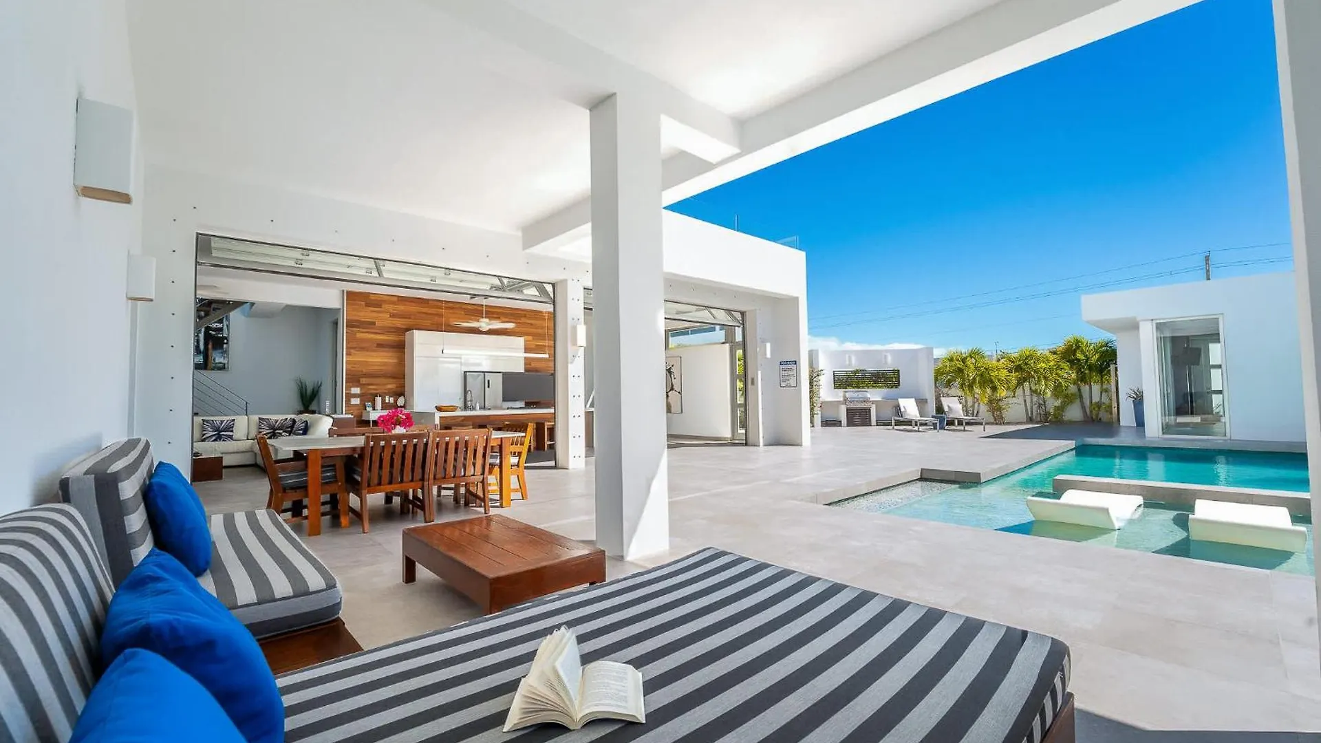 Oceanside 3 Bedroom Luxury Villa With Private Pool, 500Ft From Long Bay Beach -V5 0*,