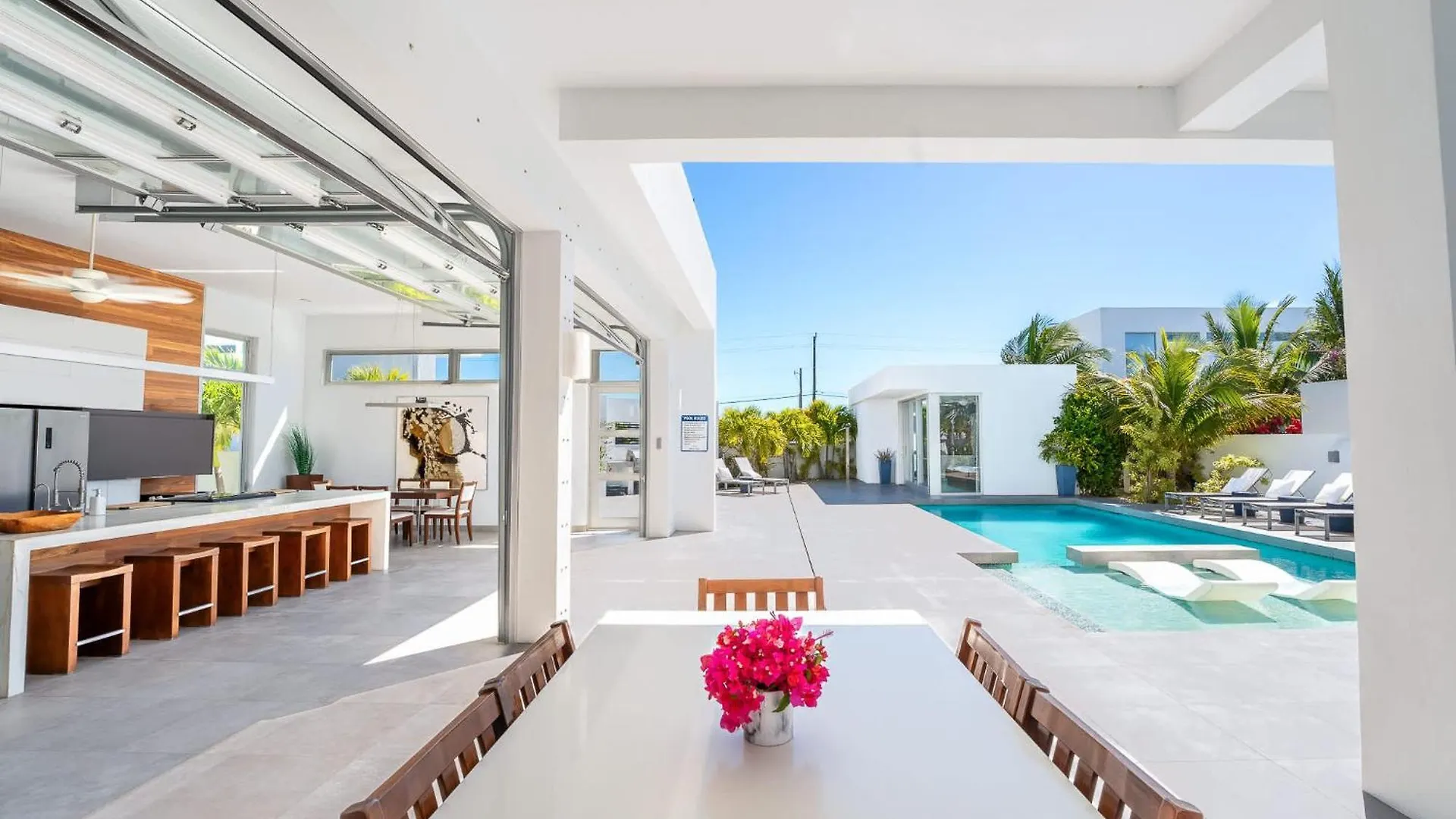 Oceanside 3 Bedroom Luxury Villa With Private Pool, 500Ft From Long Bay Beach -V5