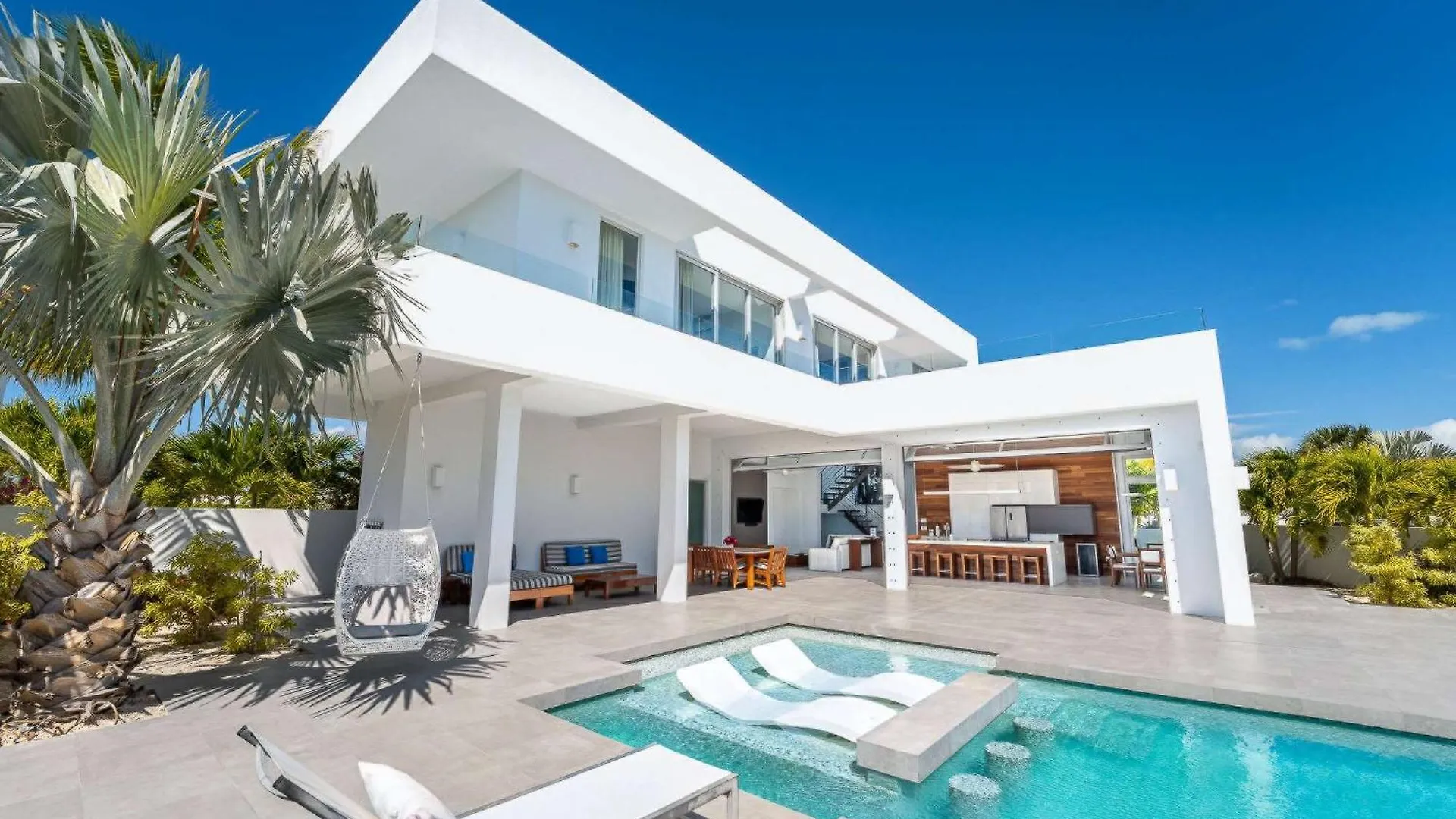 Oceanside 3 Bedroom Luxury Villa With Private Pool, 500Ft From Long Bay Beach -V5